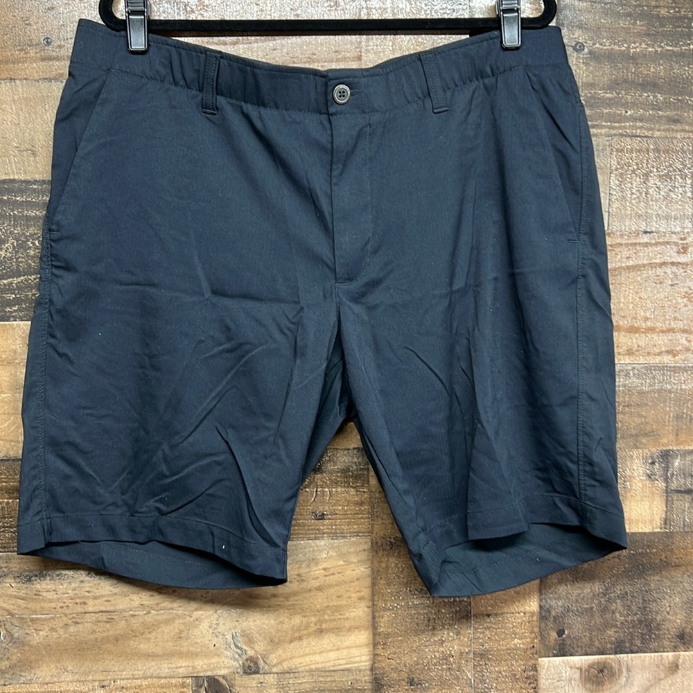 Under Armour Black Golf Shorts‎ Men's Size 40